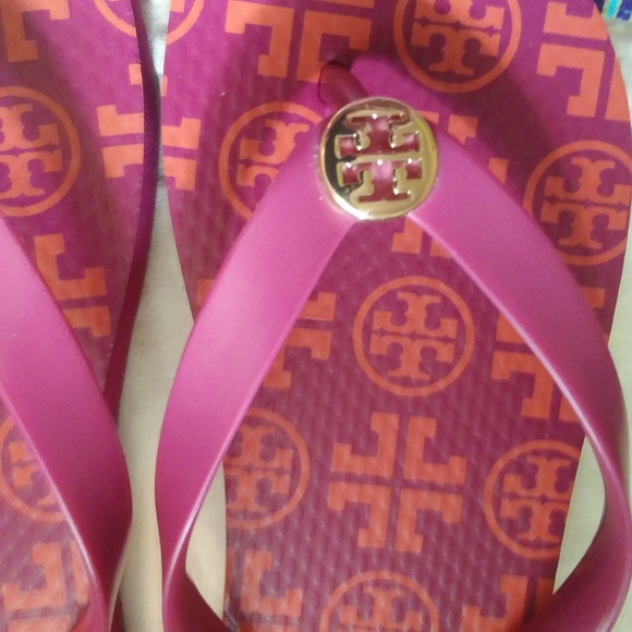 Tory Burch flip flops (Authentic) New - Picture 3 of 6